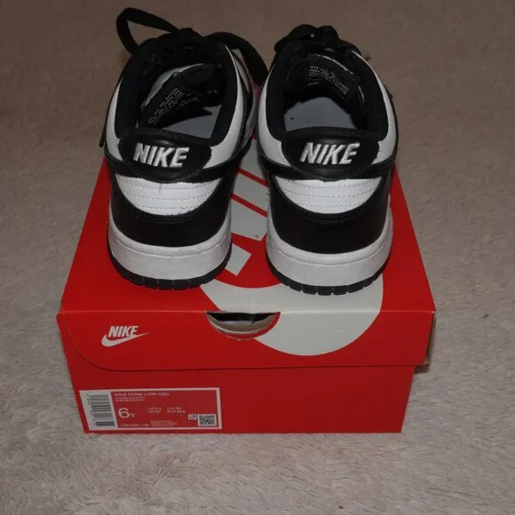 Youth Size 6 Nike Dunk Low, White and Black, Like New! - Picture 7 of 9